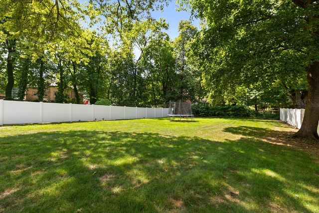 63 Oakdale Ave, Dedham, MA 02026