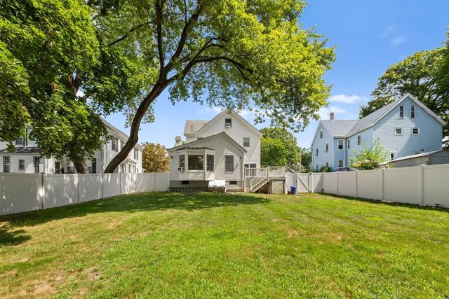 63 Oakdale Ave, Dedham, MA 02026