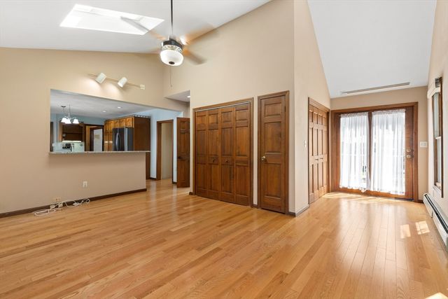 63 Oakdale Ave, Dedham, MA 02026