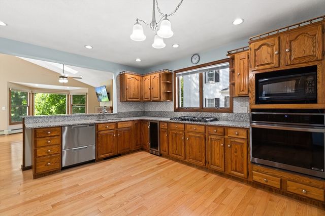 63 Oakdale Ave, Dedham, MA 02026