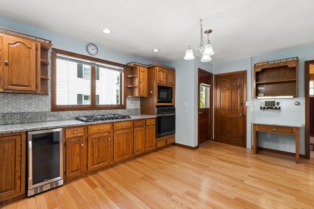 63 Oakdale Ave, Dedham, MA 02026