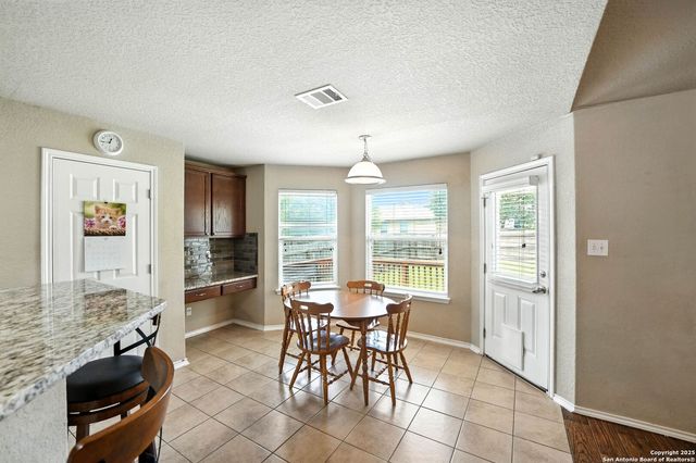 5827 Garnet Caverns, San Antonio, TX 78222