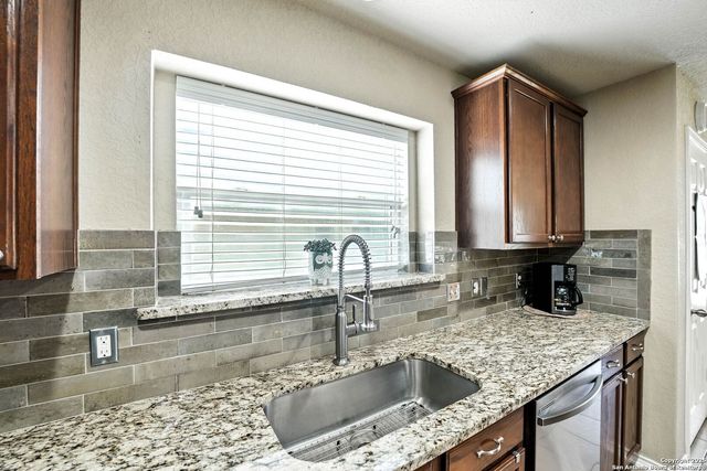 5827 Garnet Caverns, San Antonio, TX 78222