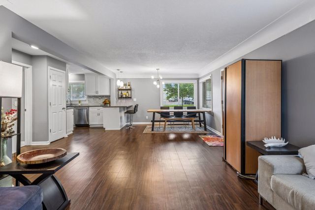 2940 Maryland Avenue S, Saint Louis Park, MN 55426