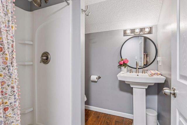 2940 Maryland Avenue S, Saint Louis Park, MN 55426