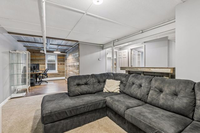 2940 Maryland Avenue S, Saint Louis Park, MN 55426