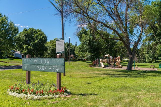 2940 Maryland Avenue S, Saint Louis Park, MN 55426