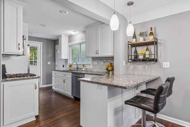 2940 Maryland Avenue S, Saint Louis Park, MN 55426