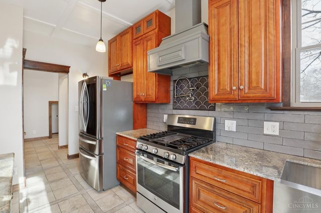 4261 W Eighth Street, Cincinnati, OH 45205