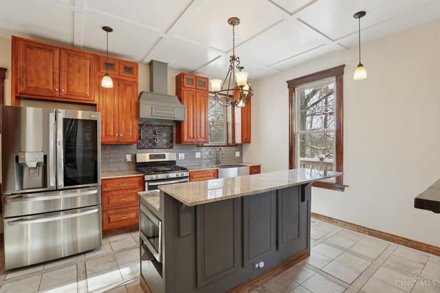 4261 W Eighth Street, Cincinnati, OH 45205