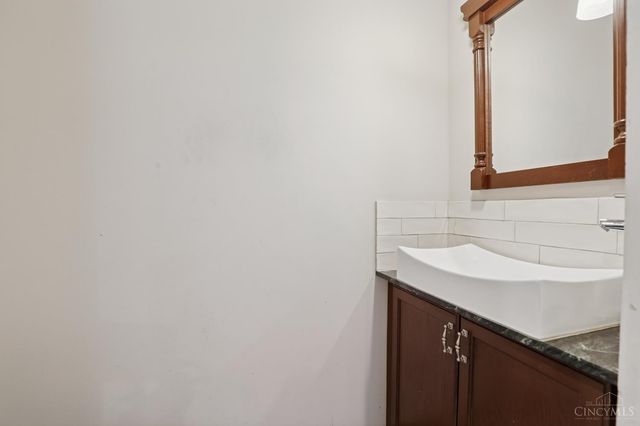 4261 W Eighth Street, Cincinnati, OH 45205