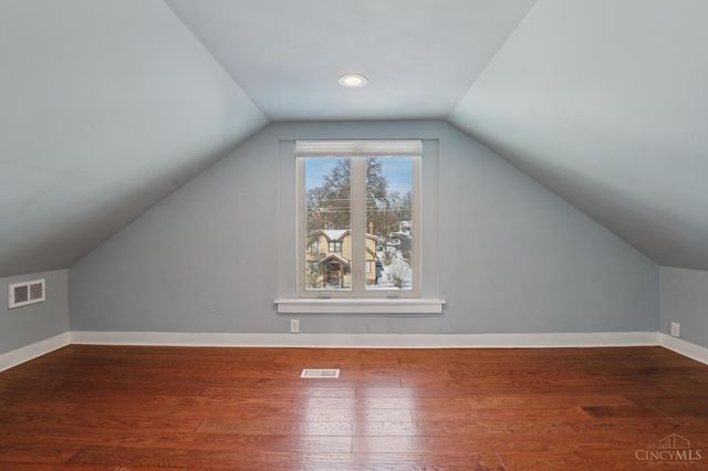 4261 W Eighth Street, Cincinnati, OH 45205