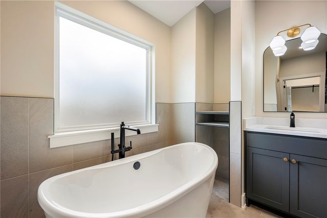 48 Lothian Drive, Bella Vista, AR 72715