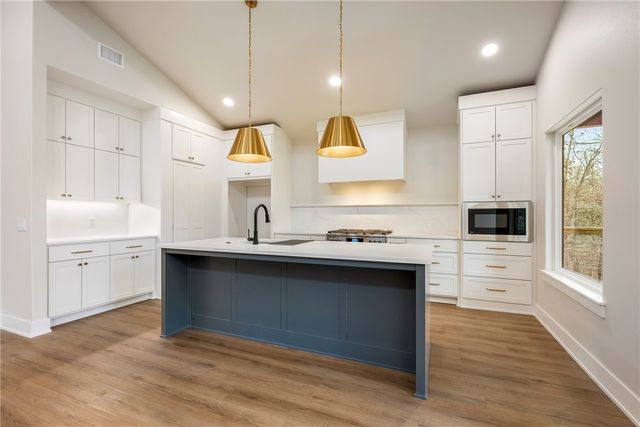 48 Lothian Drive, Bella Vista, AR 72715