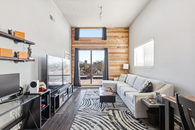 4411 Bowser Avenue 310, Dallas, TX 75219