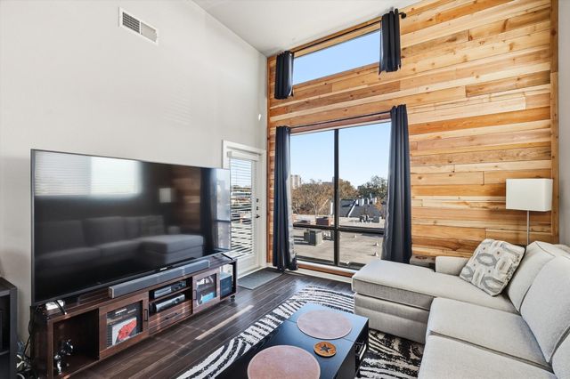 4411 Bowser Avenue 310, Dallas, TX 75219