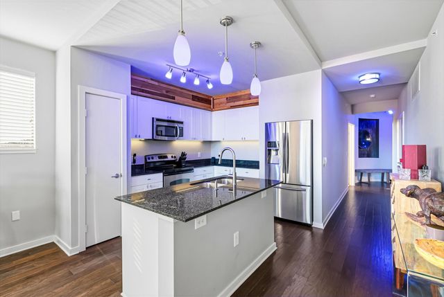 4411 Bowser Avenue 310, Dallas, TX 75219