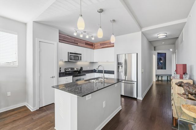 4411 Bowser Avenue 310, Dallas, TX 75219