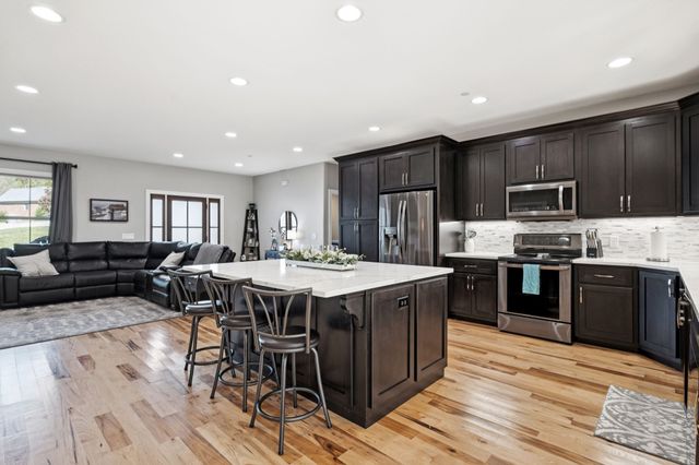 1365 Seymour Dr, Pleasant View, TN 37146