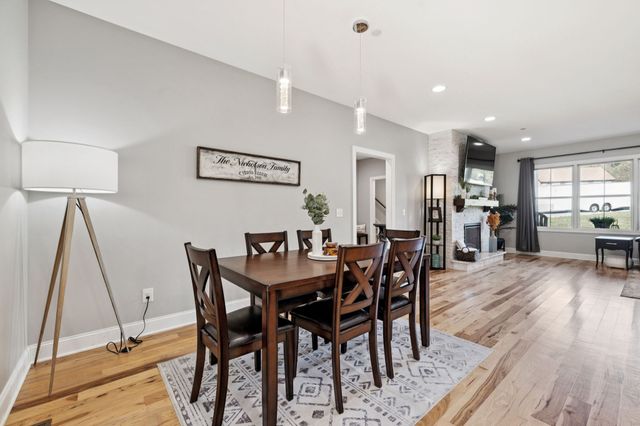1365 Seymour Dr, Pleasant View, TN 37146