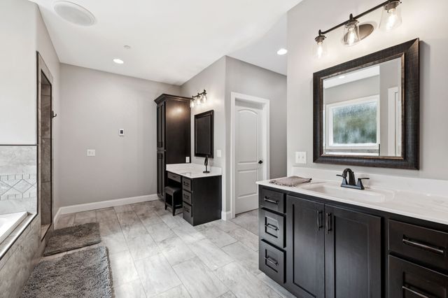 1365 Seymour Dr, Pleasant View, TN 37146