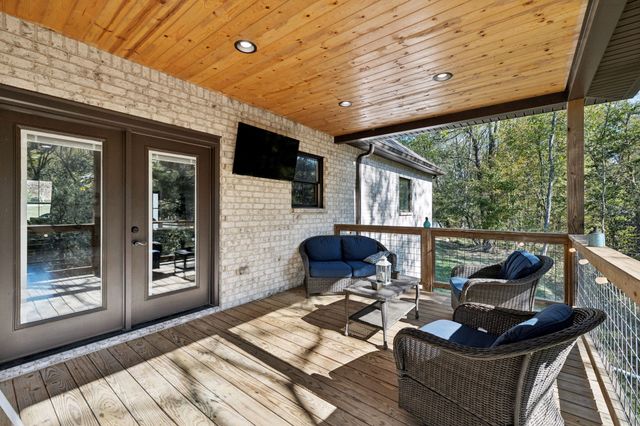 1365 Seymour Dr, Pleasant View, TN 37146