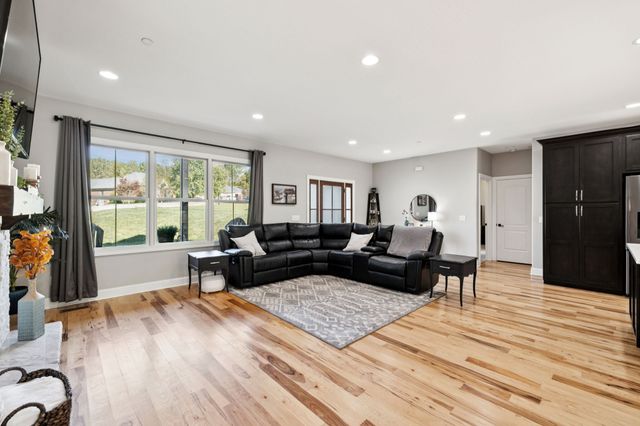 1365 Seymour Dr, Pleasant View, TN 37146