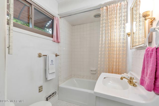 4 Mason Drive, Hazlet, NJ 07730