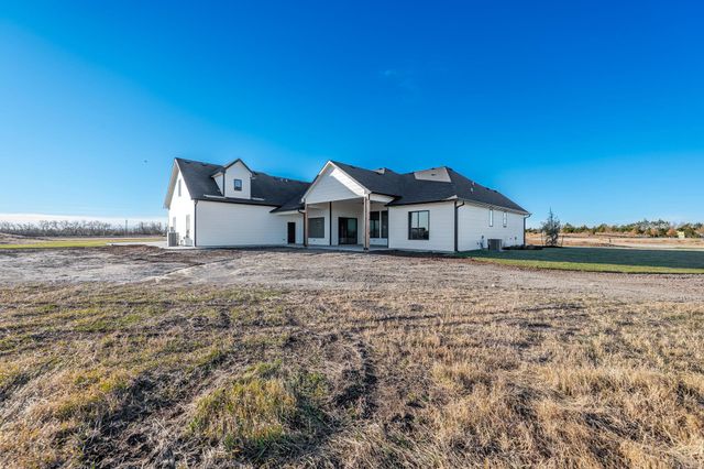 11270 E Quail Creek Rd, Derby, KS 67037