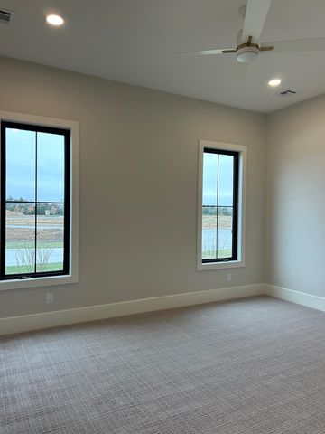 11270 E Quail Creek Rd, Derby, KS 67037