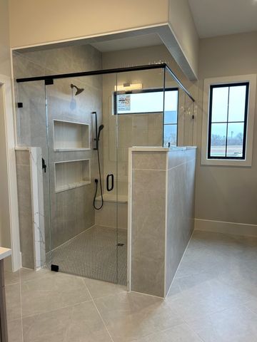 11270 E Quail Creek Rd, Derby, KS 67037
