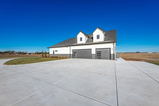 11270 E Quail Creek Rd, Derby, KS 67037