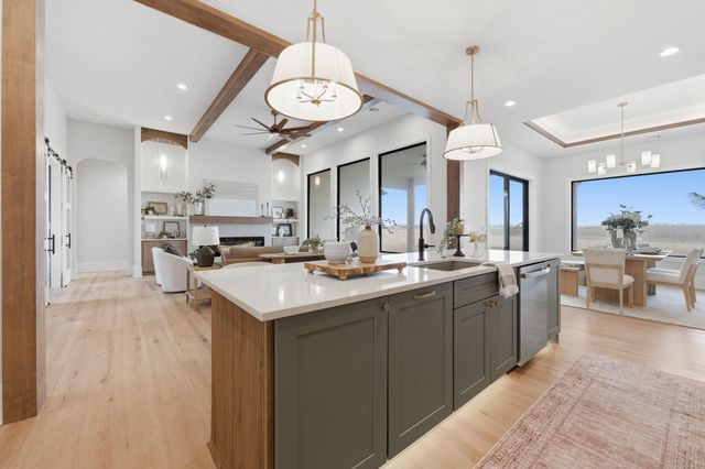 11270 E Quail Creek Rd, Derby, KS 67037