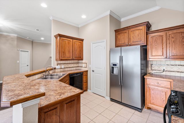 111 Crestway Drive 24, Cedar Hill, TX 75104