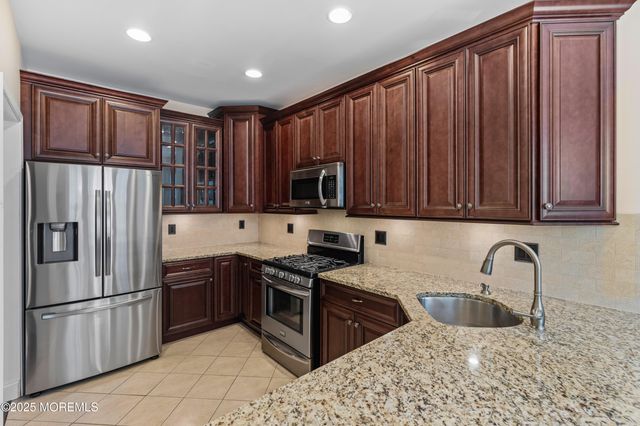 15 Faxon Drive, Robbinsville, NJ 08691
