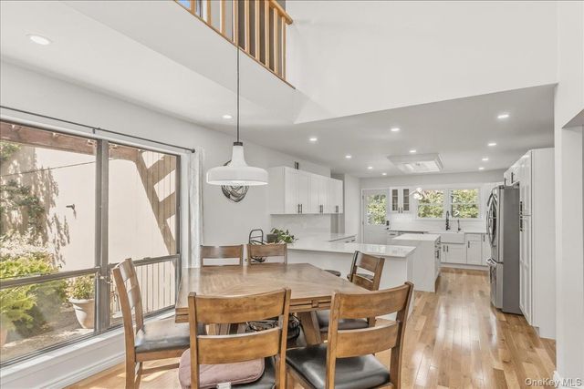 17 Campo Circle, Old Westbury, NY 11568