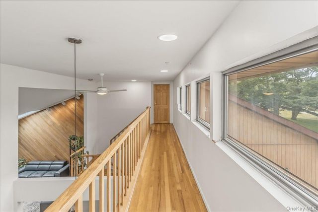 17 Campo Circle, Old Westbury, NY 11568