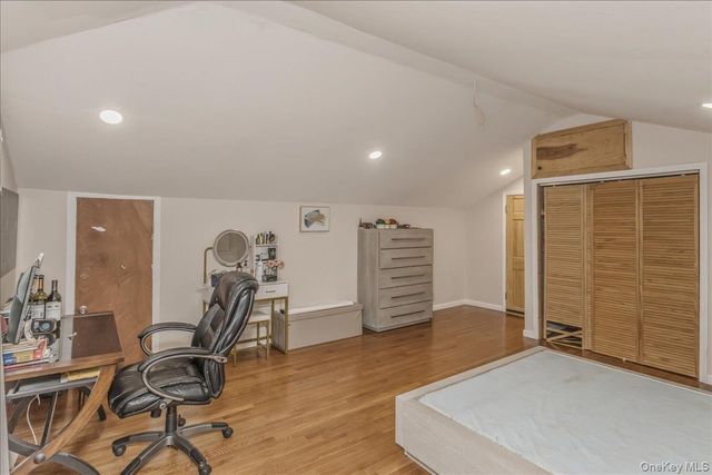 17 Campo Circle, Old Westbury, NY 11568