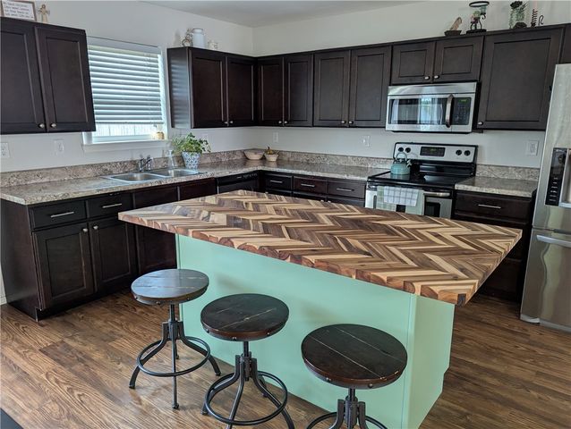 1361 Battery Drive, Prairie Grove, AR 72753