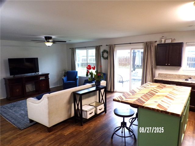 1361 Battery Drive, Prairie Grove, AR 72753