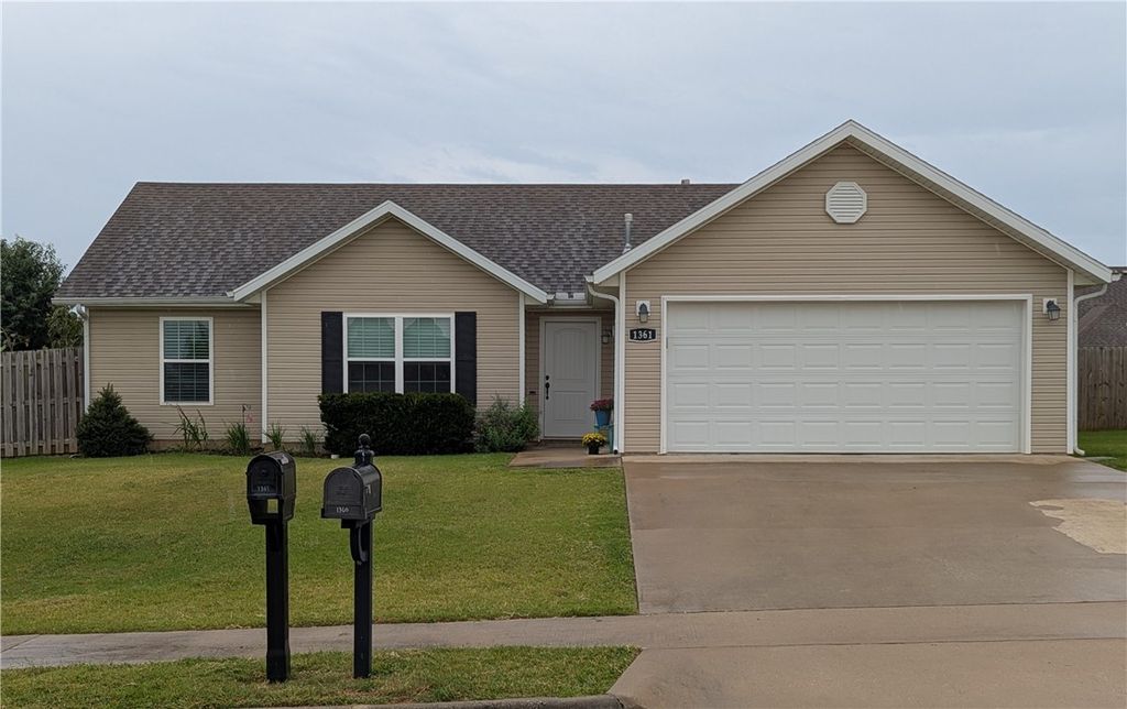 1361 Battery Drive, Prairie Grove, AR 72753