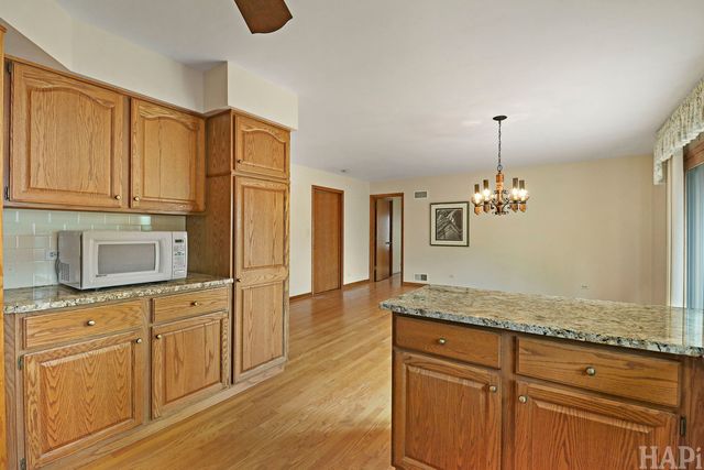612 Edelweiss Drive, Antioch, IL 60002