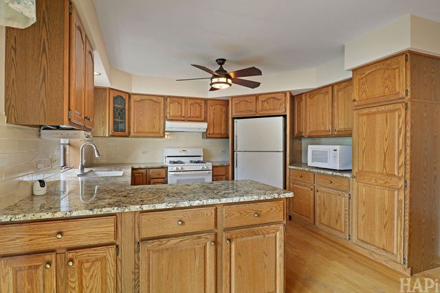 612 Edelweiss Drive, Antioch, IL 60002
