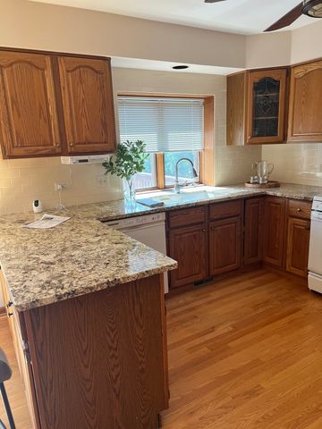 612 Edelweiss Drive, Antioch, IL 60002