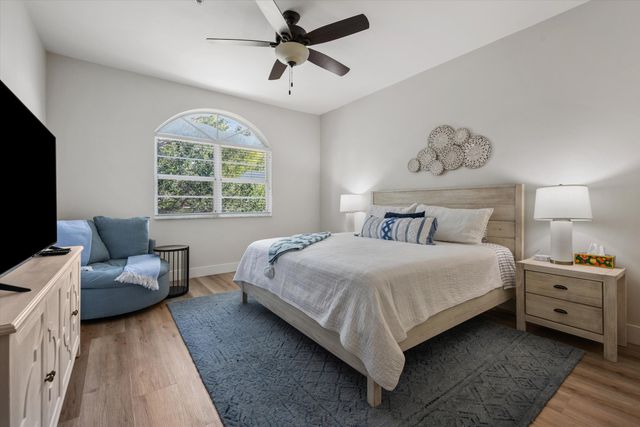 11770 St Andrews Place 301, Wellington, FL 33414