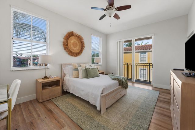 11770 St Andrews Place 301, Wellington, FL 33414