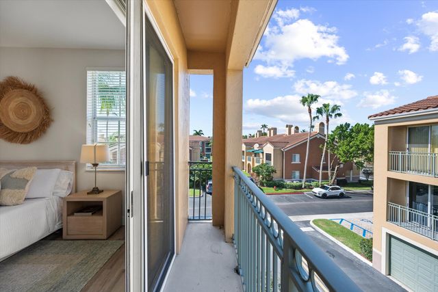 11770 St Andrews Place 301, Wellington, FL 33414