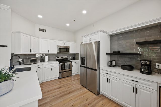 11770 St Andrews Place 301, Wellington, FL 33414