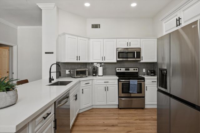 11770 St Andrews Place 301, Wellington, FL 33414