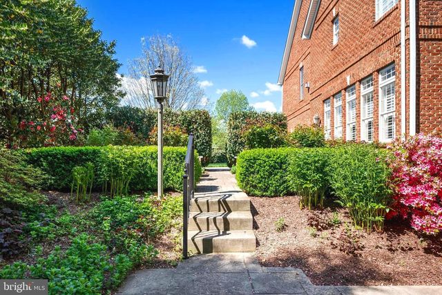 1004 HETH PL, Winchester, VA 22601